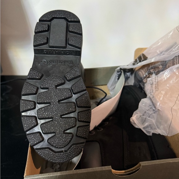 Timberland Classic 6” Black Nubuck Waterproof Boots - Picture 5 of 9